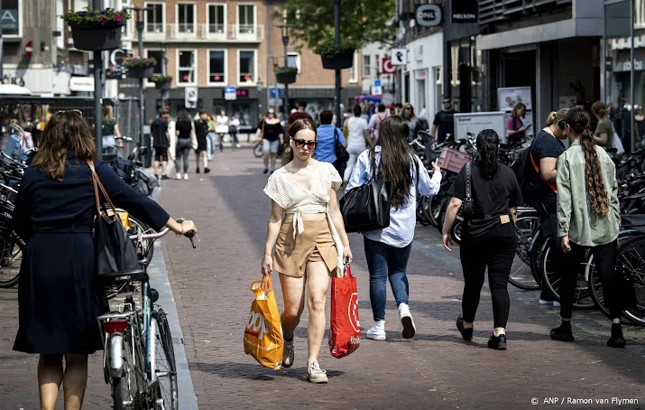 winkeliers verkopen minder omzet wel omhoog door prijsstijgingen