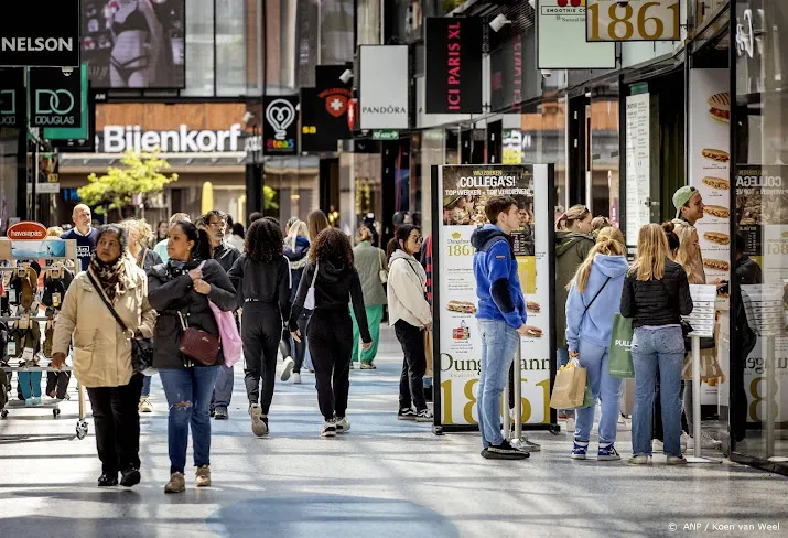 winkeliers zetten bijna 5 procent meer om in mei