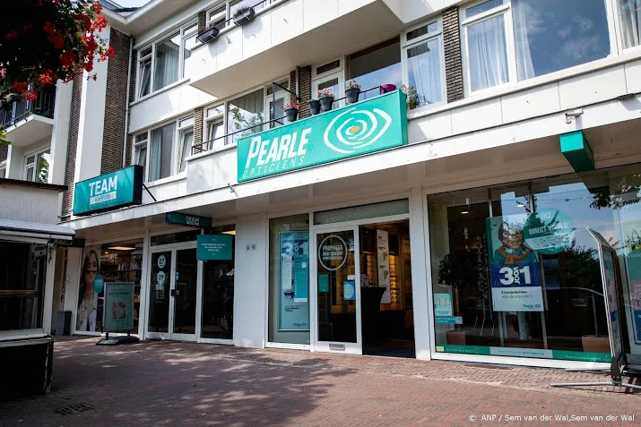 winkelopeningen stuwen omzet moederbedrijf pearle en eyewish