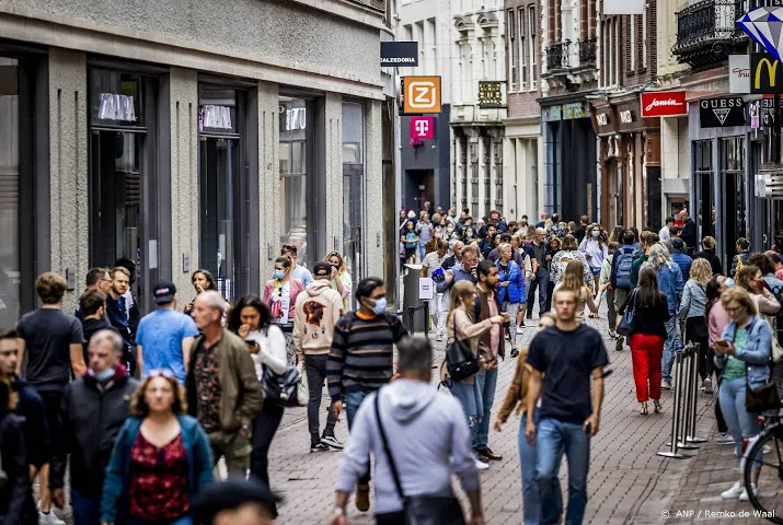 winkels boeken in eerste halfjaar helft van omzet van voor corona
