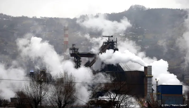 winst staalconcern arcelormittal gedaald