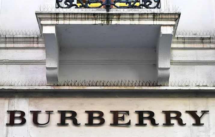 winstalarm modemerk burberry na tegenvallende decemberverkoop
