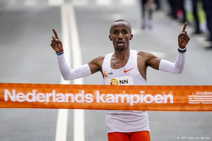wk troef nageeye weet hoe hij snikhete marathon moet lopen