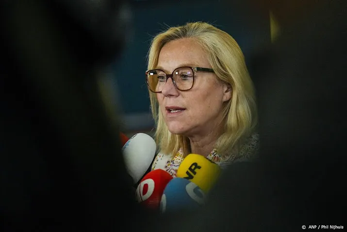 woede in kamer om intimidatie die kaag te veel werd