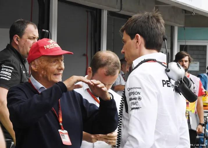 wolff lauda laat leegte achter
