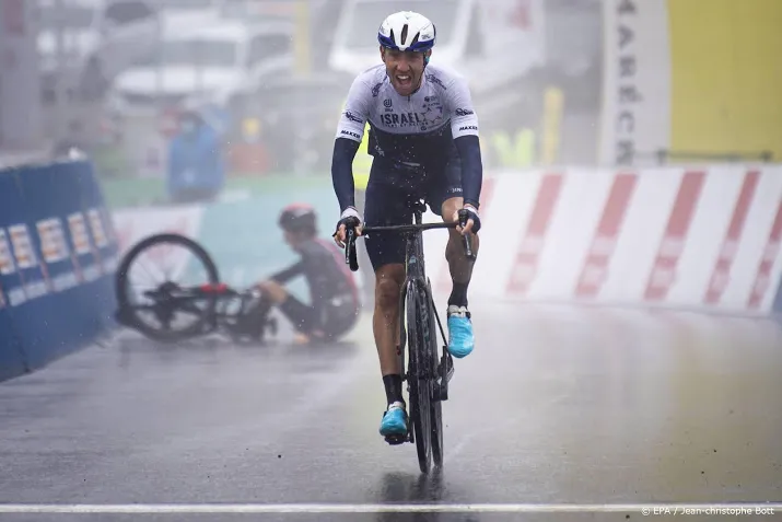 woods ritwinnaar en leider in romandie na val thomas