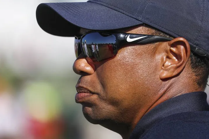woods zakt naar tiende plaats