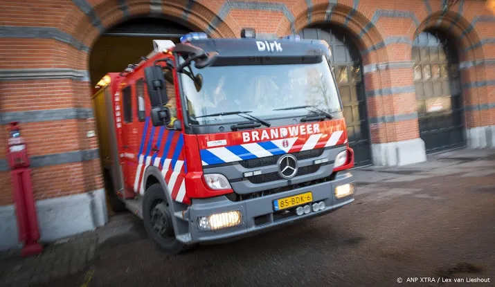 wooncomplex in delden ontruimd om felle brand