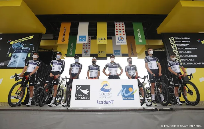 worldtour telt na wegvallen qhubeka nog achttien wielerploegen