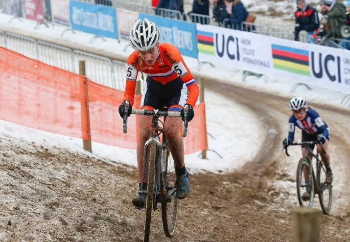 worst en kaptheijns op podium in veldrit baal