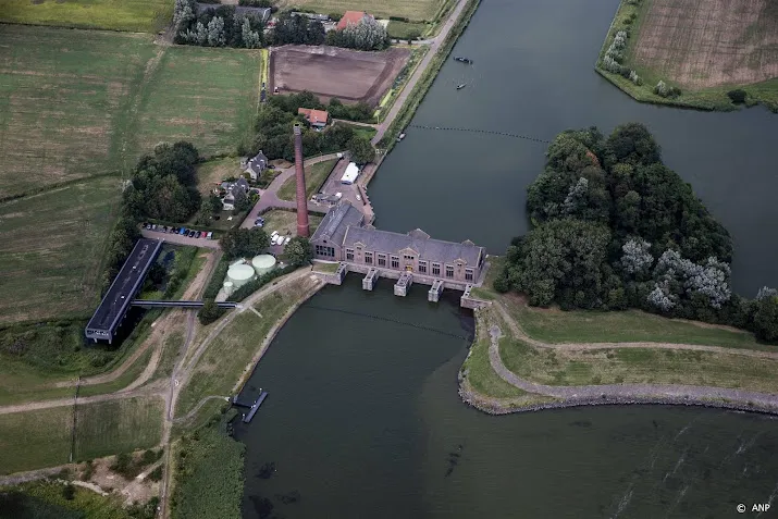 woudagemaal na een dag opnieuw ingeschakeld in friesland
