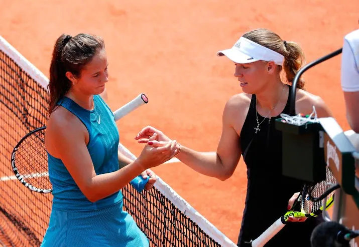 wozniacki buigt voor kasatkina