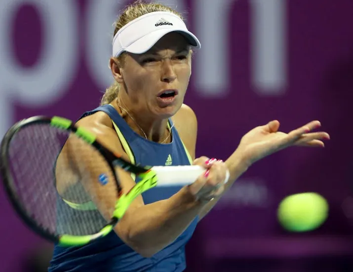 wozniacki schudt kerber van zich af in doha