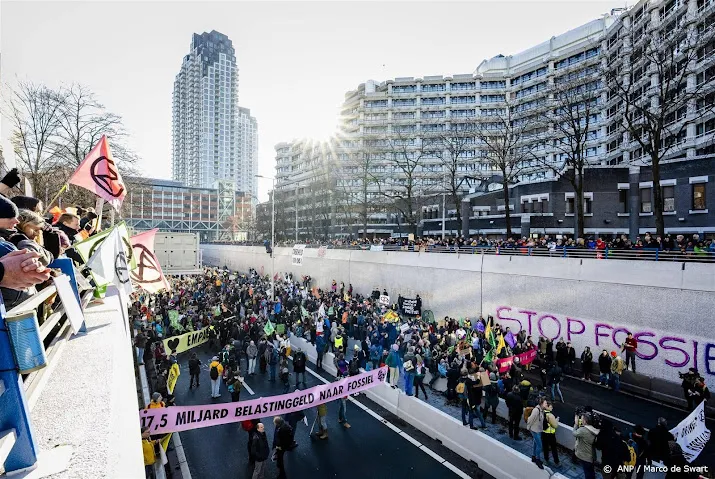 xr blijft bij blokkade van a12 in den haag zaterdag