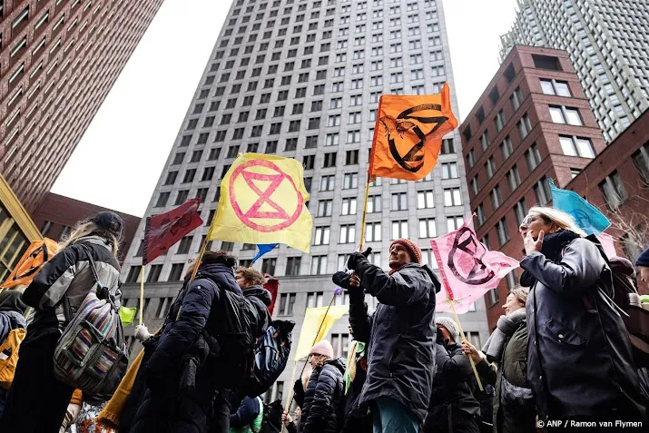 xr gelast protestmars den haag af om extreem politiegeweld