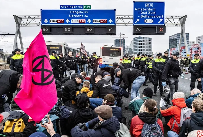 xr kondigt tweede blokkade ringweg amsterdam aan
