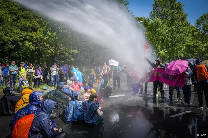 xr wil verbod op inzet van waterkanon bij a12 blokkade