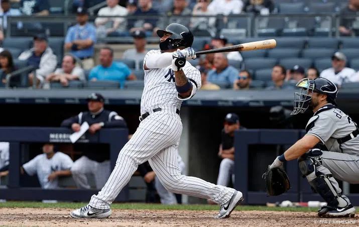 yankees breken homerun record