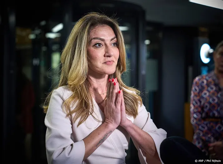 yesilgoz baalt van puinzooi bij ajax