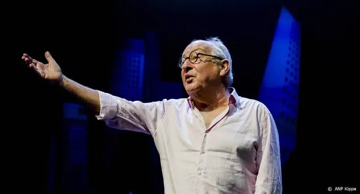 youp van t hek overweegt toch nog oudejaarsconference