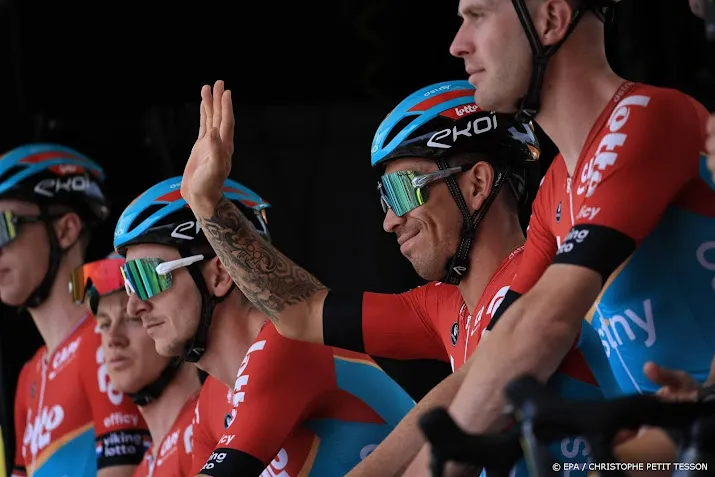 zaakwaarnemer wielrenner ewan pikt kritiek na opgave in tour niet