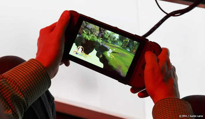 zakenkrant nintendo verlaagt productie switch om chiptekort