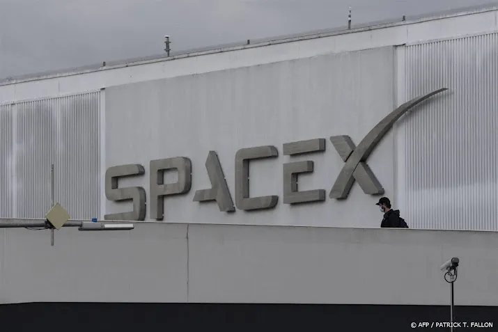 zakenkrant spacex boekte in eerste kwartaal kleine winst