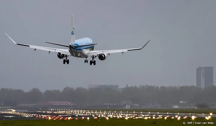 zaterdag 42 vluchten zonder passagiers naar schiphol 12 met