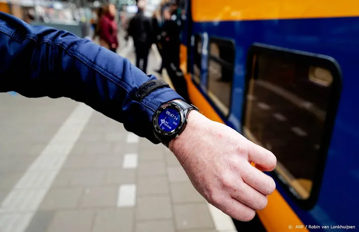 zaterdag minder intercitys om hitte