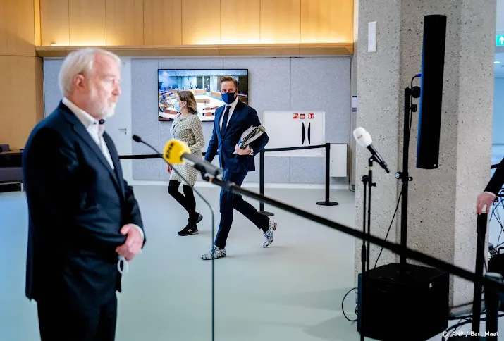 zaterdagmiddag digitaal spoedoverleg kabinet over omt advies