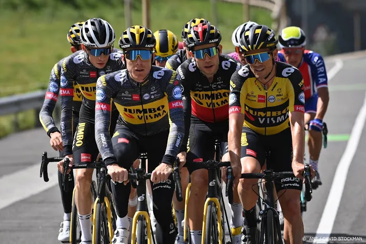 zeeman roemt de veerkracht van wielerploeg jumbo visma