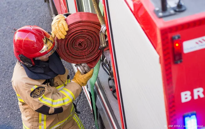 zeer grote brand in kozijnenfabriek zelhem