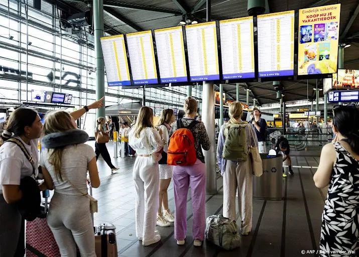 zeer grote drukte op schiphol door computerstoring