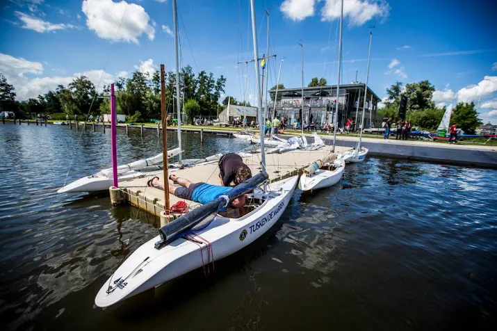 zeilen en feesten in sneek