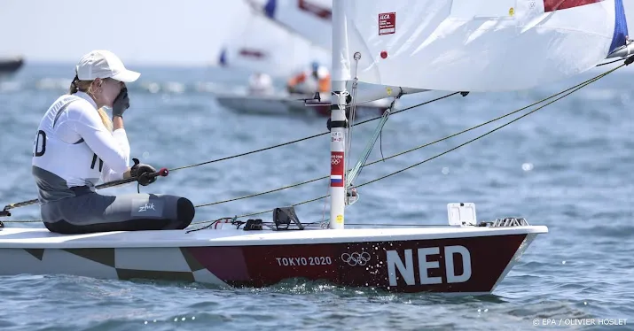 zeilster bouwmeester staat derde na derde dag in laser radial