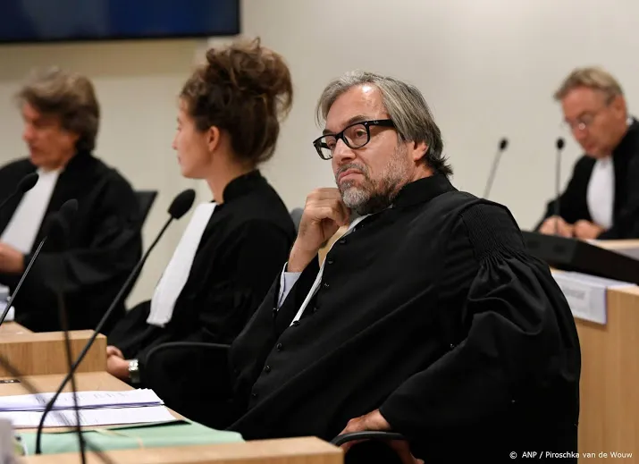zeker 76 nabestaanden willen spreken tijdens mh17 proces