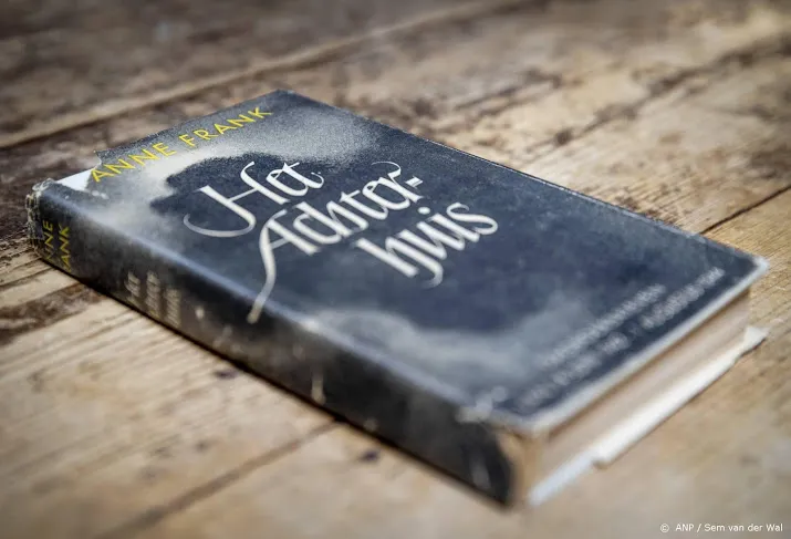 zeldzame eerste druk oorlogsdagboek van anne frank geveild