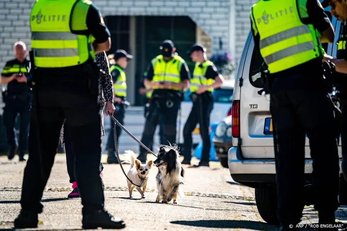 zes aanhoudingen na doorzoeking woonwagenkamp maarheeze