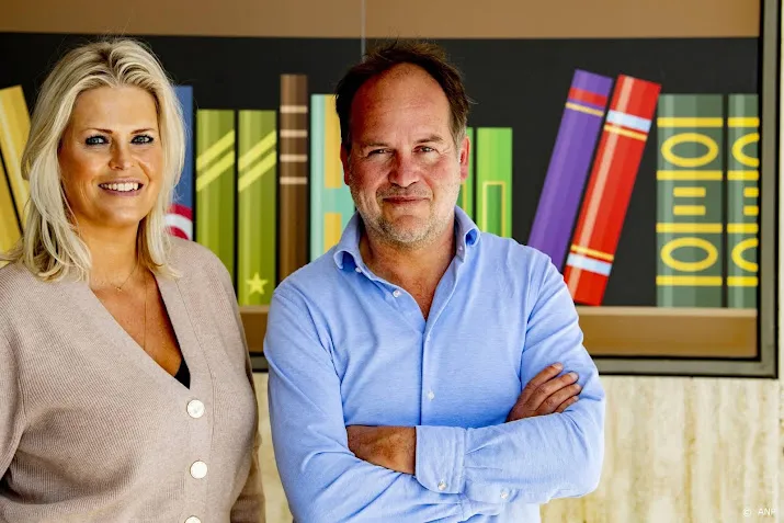 zes boeken maken kans op ns publieksprijs