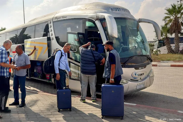 zestien mensen uit gaza naar verwachting zaterdag naar nederland