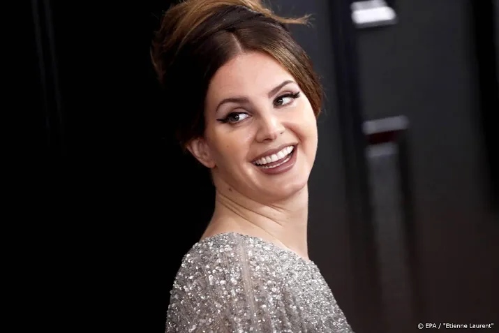 zieke lana del rey zegt show in ziggo af