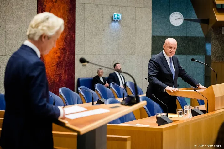 zoektocht naar wilders info verder vertraagd