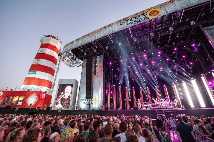 zon grootste headliner bij concert at sea