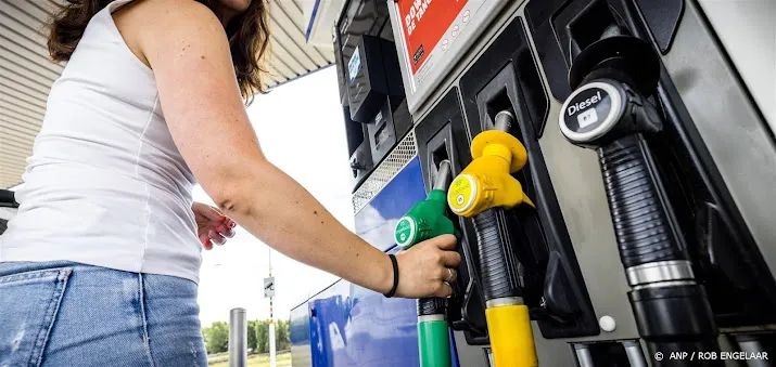 zonder ingrijpen kabinet schiet benzineprijs omhoog met 21 cent