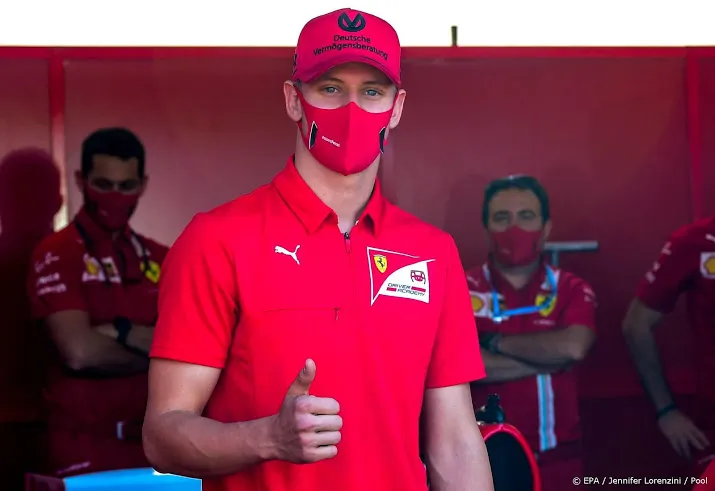 zoon schumacher maakt debuut in vrije training formule 1