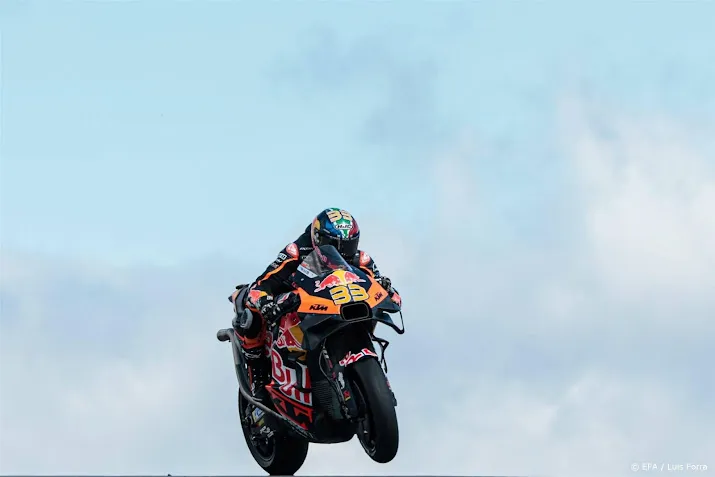 zuid afrikaan binder wint sprintrace motogp na inhaalrace