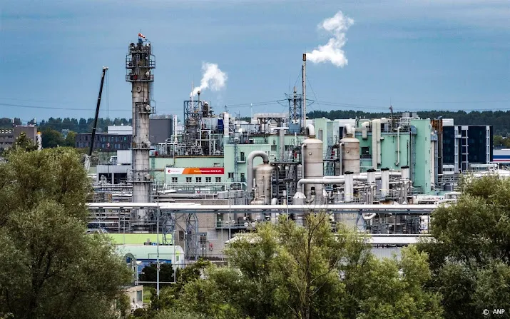 zuid holland doet aangifte tegen chemours om illegale lozing
