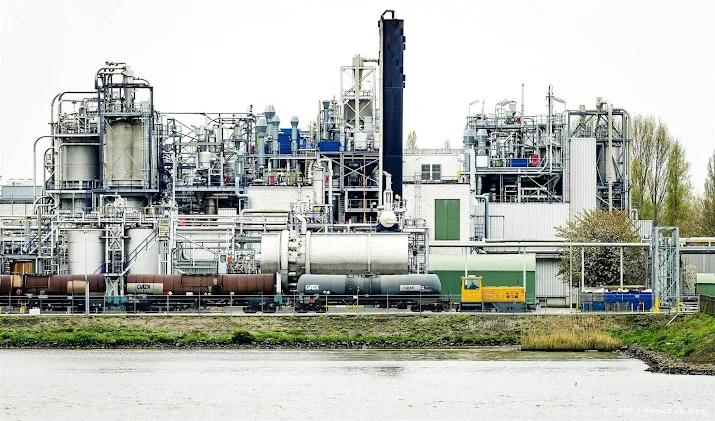 zuid holland geen reden voor sluiten zwemwater vlak bij chemours