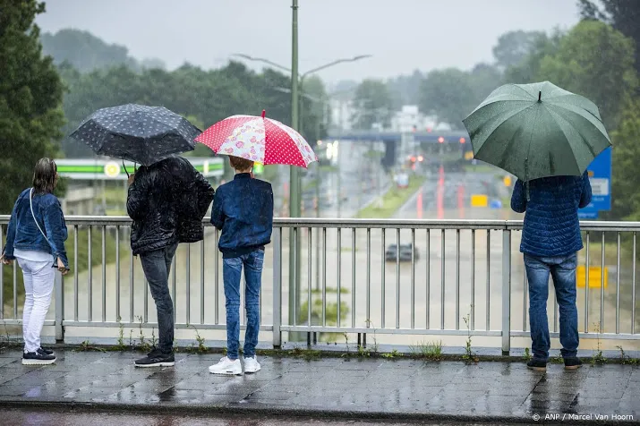 zuid limburg zet zich schrap voor nieuwe hoosbuien