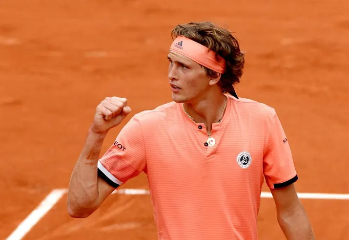 zverev heeft opnieuw vijf sets nodig
